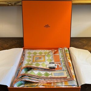 NWT HERMÈS Objets de Curiosité Silk Twill 90, 2022